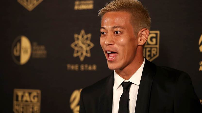 Keisuke Honda offers services to Manchester United and AC Milan
