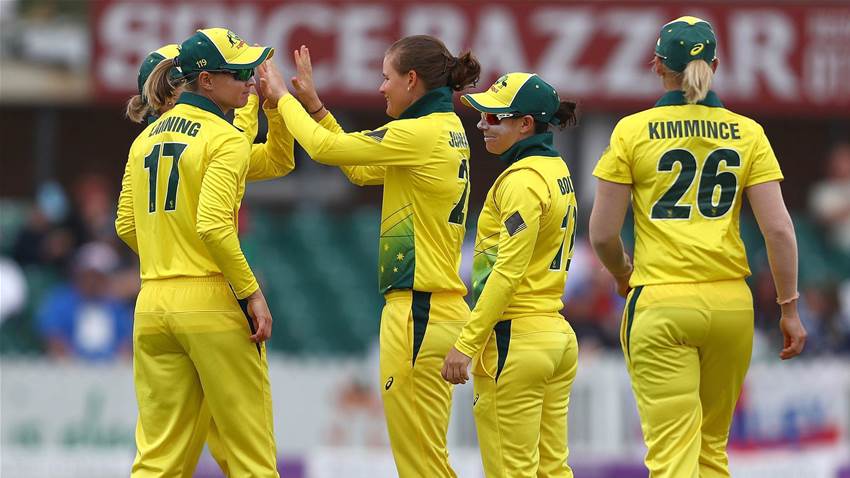 Australia extend Ashes lead