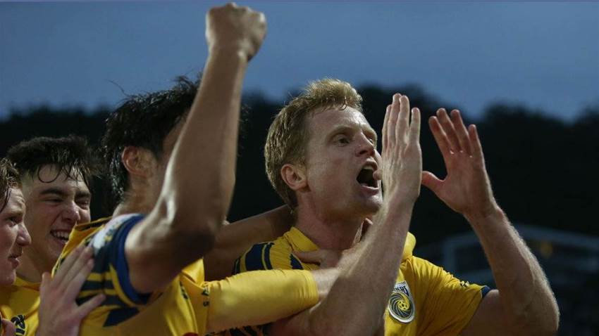 'Players calling members': A-League stars take leading role in coronavirus outreach 'Players calling members': A-League stars take leading role in coronavirus outreach