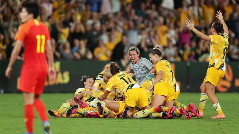 'Hopefully this goes in': Watch the Matildas' incredible last minute equaliser
