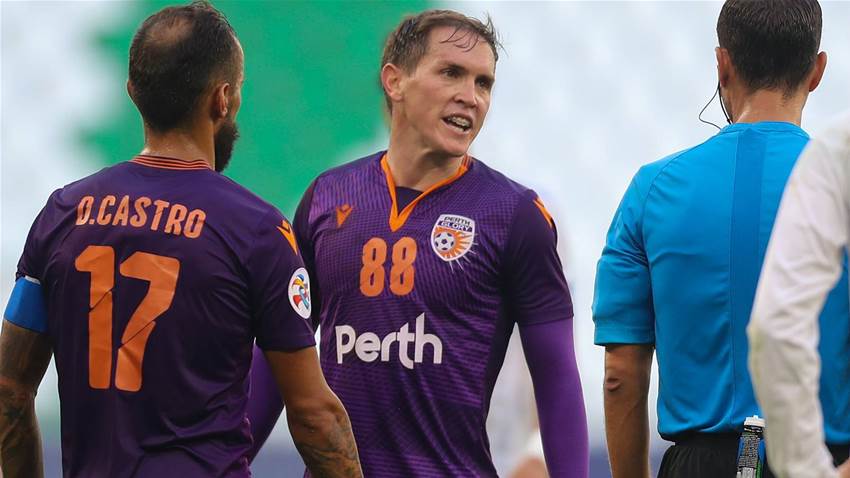 Glory players fume at overlooked penalty
