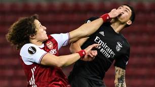 Arsenal, United advance but Leicester out