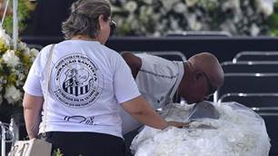 Only two of 67 living Brazilian world champions attended Pele's memorial