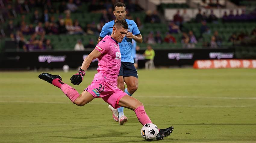 Reddy the hero as Glory draw with Sydney Reddy the hero as Glory draw with Sydney