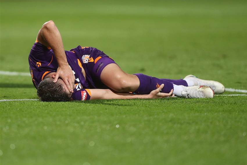 In the dark - Penalty call and early ending infuriate Perth Glory In the dark - Penalty call and early ending infuriate Perth Glory