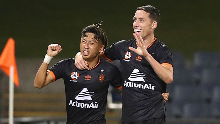 Bulls reined in as Roar find their voice Bulls reined in as Roar find their voice