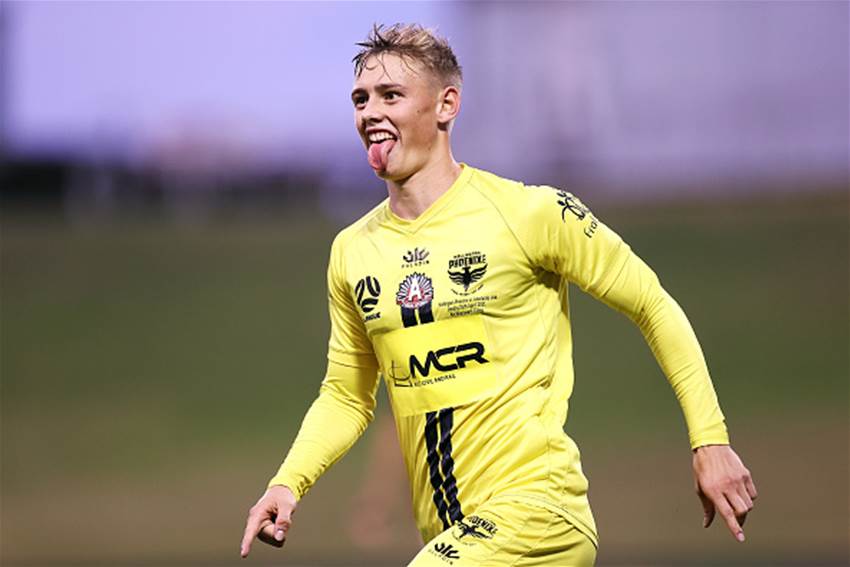 Phoenix's Waine train departs for England Phoenix's Waine train departs for England