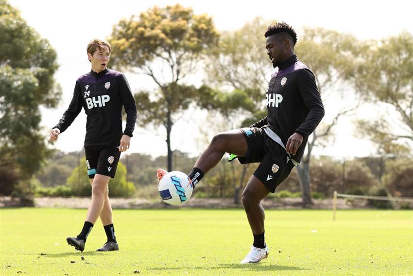 Glory brush off alleged training ground bust-up Glory brush off alleged training ground bust-up