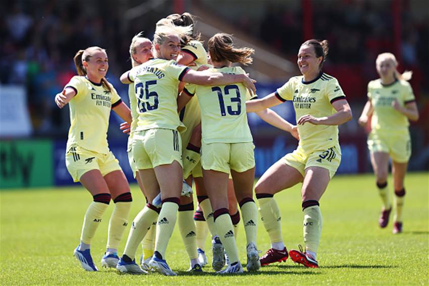 Aussie defender scores freak Arsenal goal Aussie defender scores freak Arsenal goal