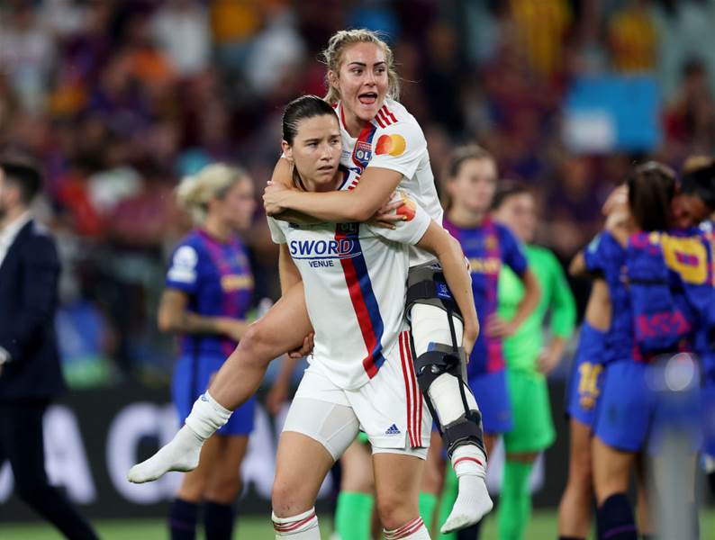 Matildas star Carpenter back after eight months out Matildas star Carpenter back after eight months out