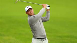 Tom Kim claims first round lead at French Open
