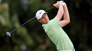Davis flies to Sony Open lead with 62