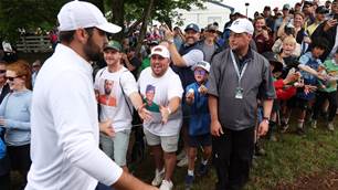 Scheffler in PGA contention after morning behind bars