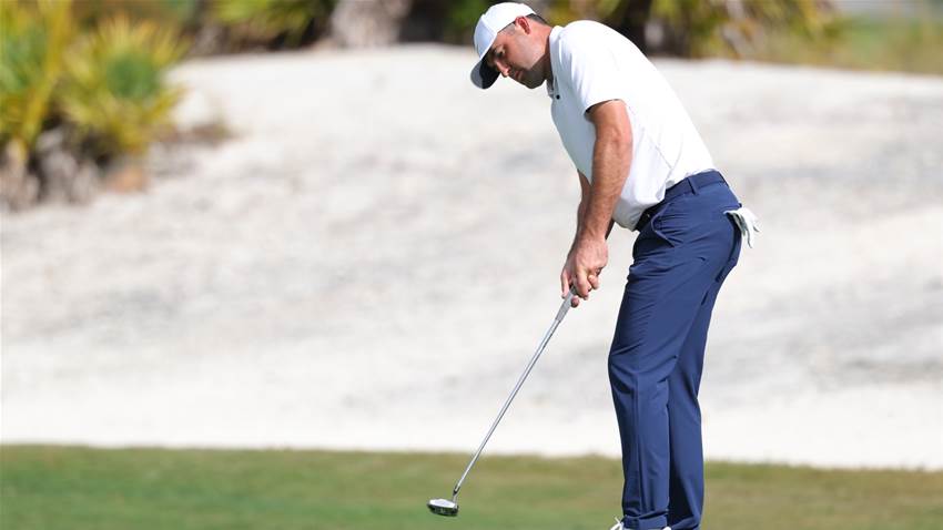 Scheffler puts new putting grip to good use Scheffler puts new putting grip to good use