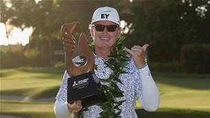 Els wins Champions Tour season-opener in Hawaii