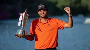 Chacarra takes chance and holds nerve to win in India