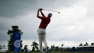 Davis, Svensson stay in fight at PGA Tour teams event