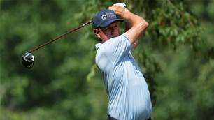 Weather wreaks havoc, but Aussie golfer does it Wright