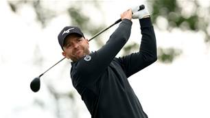 Schneider climbs to two-shot lead in Alpine Open