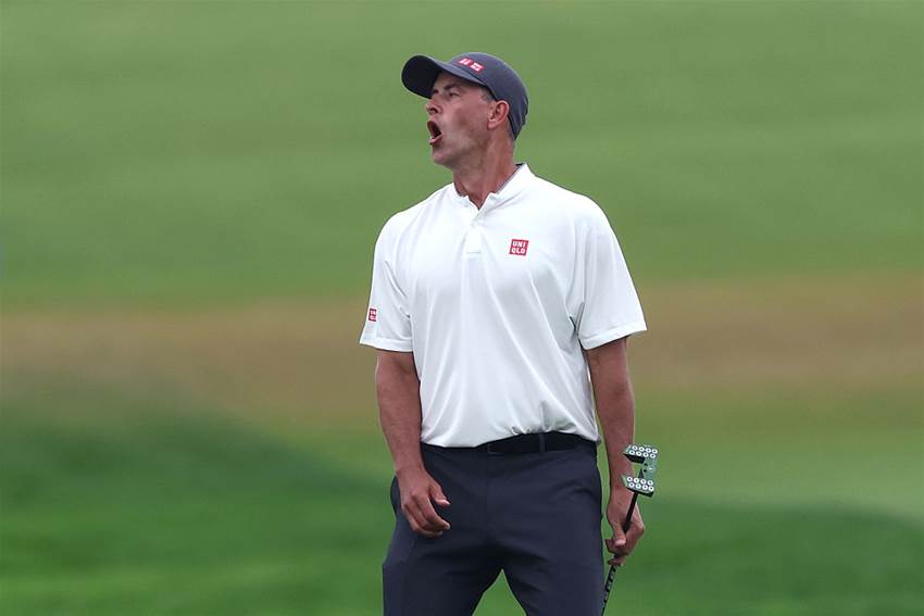 Scott succumbs in wild U.S Open finish Scott succumbs in wild U.S Open finish