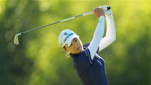 Minjee Lee in contention despite tricky finish