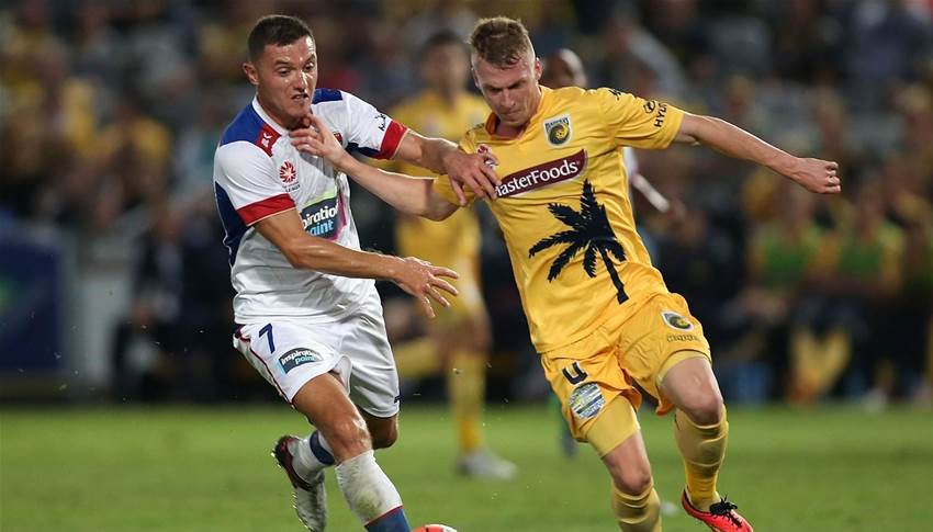 Defender returns to the Mariners Defender returns to the Mariners