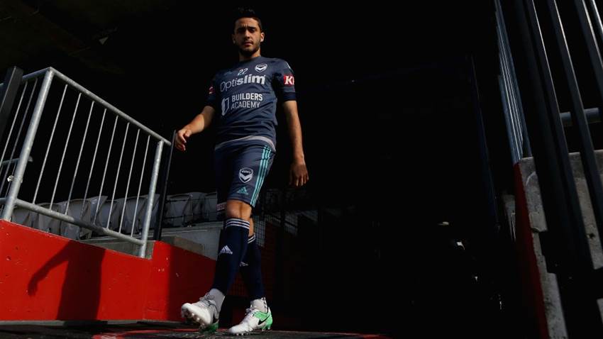 Victory sign Mariners defender after 'hard work to earn A-League place' Victory sign Mariners defender after 'hard work to earn A-League place'