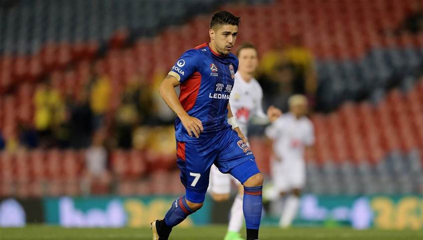 Fun-loving Petratos unfazed by praise Fun-loving Petratos unfazed by praise