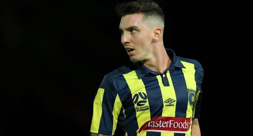 Duo bolster Melbourne Victory's defensive stocks Duo bolster Melbourne Victory's defensive stocks