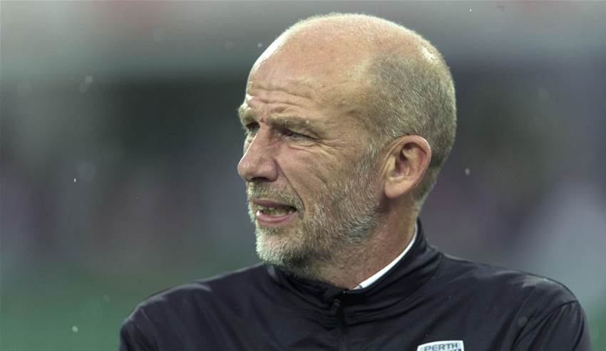 Lowe sweats on Wanderers v Roar result Lowe sweats on Wanderers v Roar result