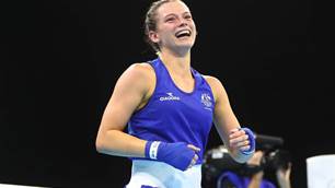 Nicolson dedicates gold to her brothers