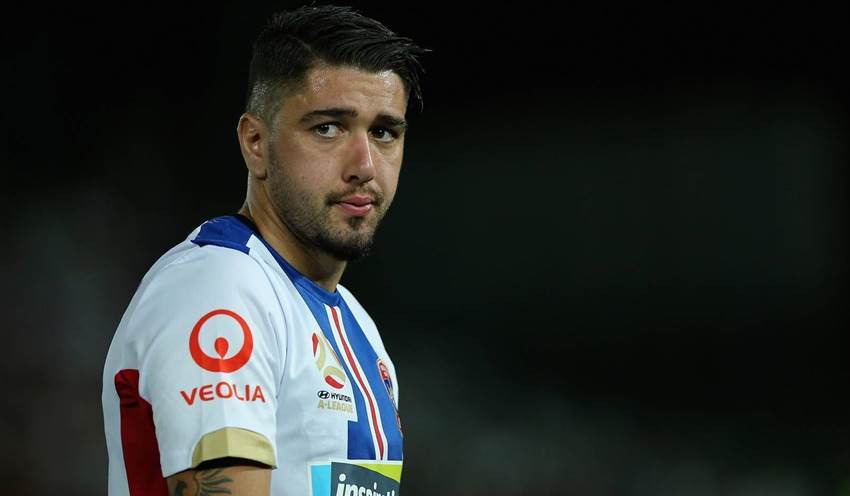 Dimi Petratos re-signs with Newcastle Jets Dimi Petratos re-signs with Newcastle Jets
