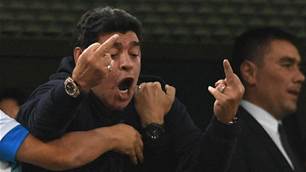 Argentina star Maradona risks becoming 'laughing stock' - Lineker