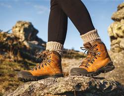 How to Find the Best Hiking Boots, According to a Podiatrist