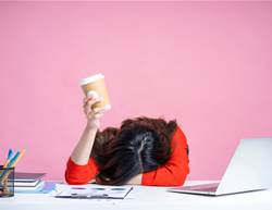 8 Reasons You Always Wake Up Tired, According to Sleep Experts