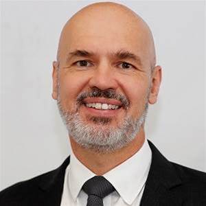 Feds nab Service NSW head to build Services Australia