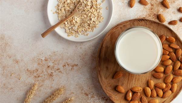 Oat Milk Vs. Almond Milk: Which Is Better for You?