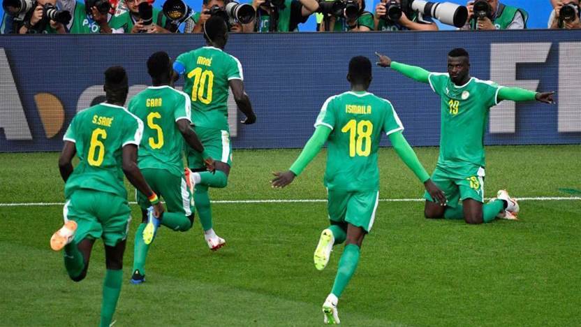 Senegal beat Poland 2-1 to become first African team to win at 2018 World Cup