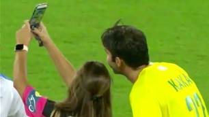 Watch! Ref stops game to book Kaka and grab a selfie