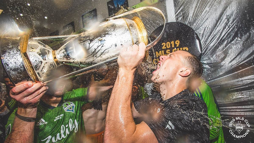 Aussies Abroad: Three Aussies win trophies! Aussies Abroad: Three Aussies win trophies!