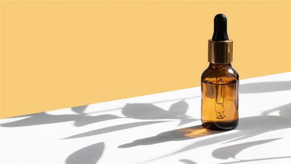 What&#8217;s the Difference Between a Facial Serum and Essence, Anyway?