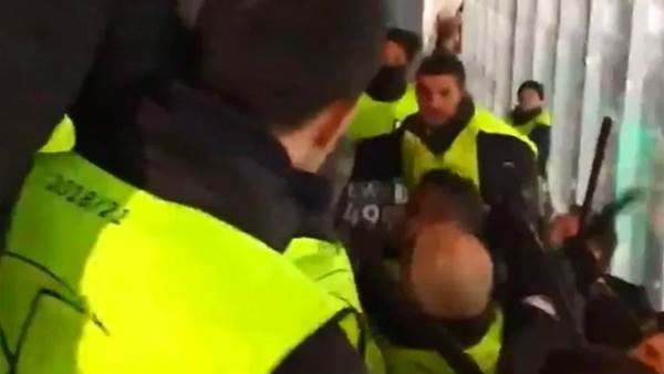 Spurs fans hit with batons by Spanish stewards