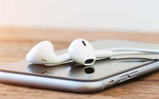 Apple's hardware engineering chief to step down to focus on new project