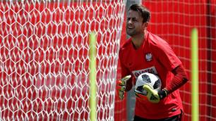 West Ham sign Poland goalkeeper Fabianski