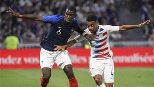 France stumble against USA