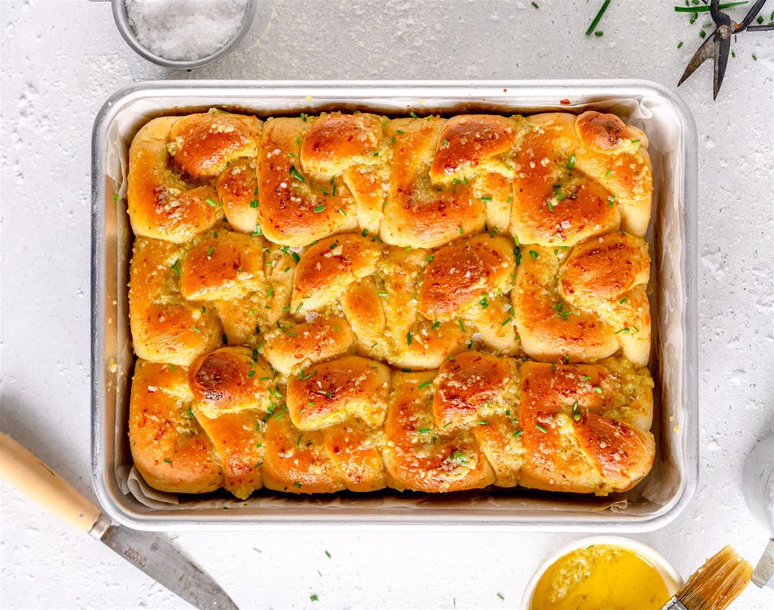super-soft garlic knots super-soft garlic knots