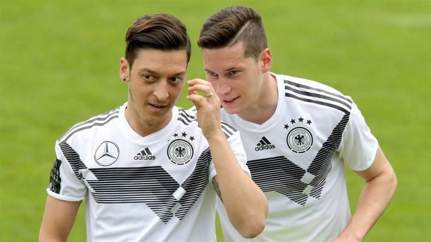 Draxler salutes 'extraordinary' Ozil Draxler salutes 'extraordinary' Ozil