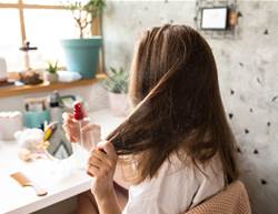 Experts Say This Kitchen Herb Could Be a Game-Changer for Your Hair