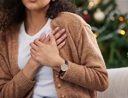 8 Heart Attack Symptoms Women Often Miss