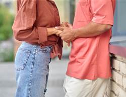 Breadcrumbing Explained: How to Tell If You’re Being Led On